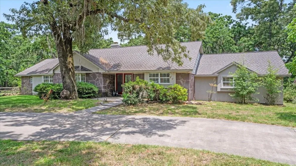 9502 Rolling Oaks Drive Tomball, TX 77375
