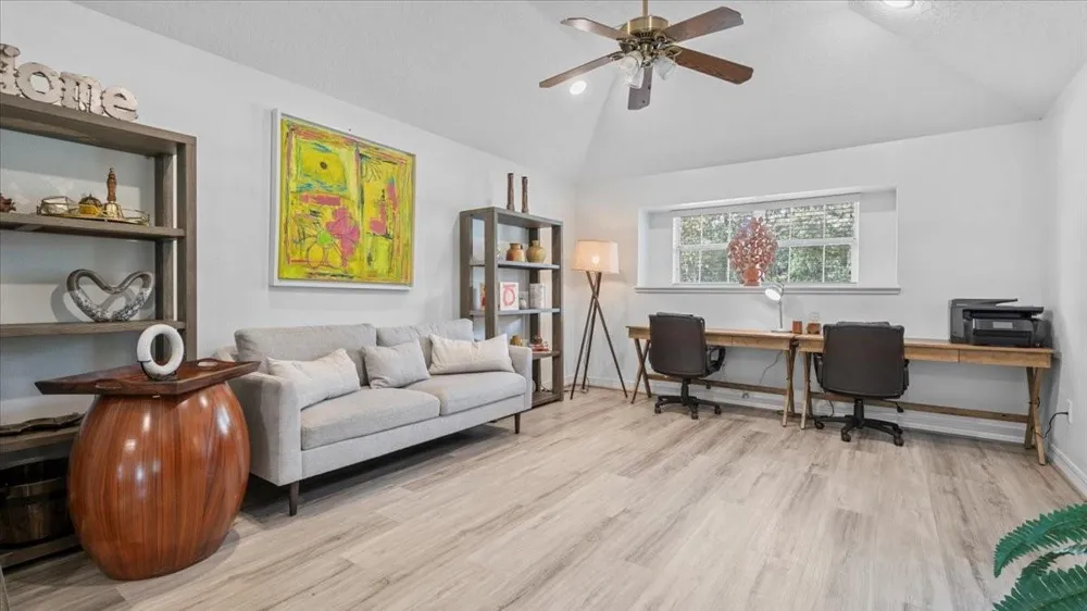 9502 Rolling Oaks Drive Tomball, TX 77375