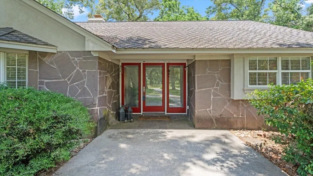 9502 Rolling Oaks Drive Tomball, TX 77375