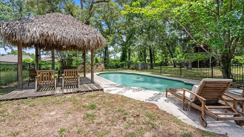 9502 Rolling Oaks Drive Tomball, TX 77375