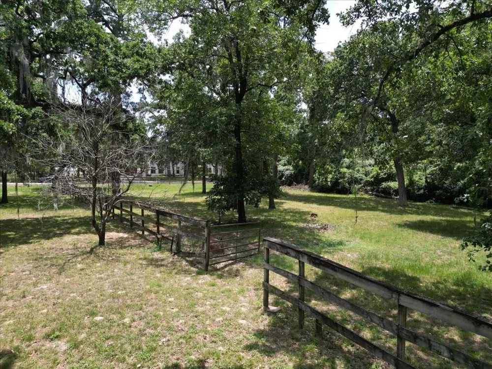 9502 Rolling Oaks Drive Tomball, TX 77375