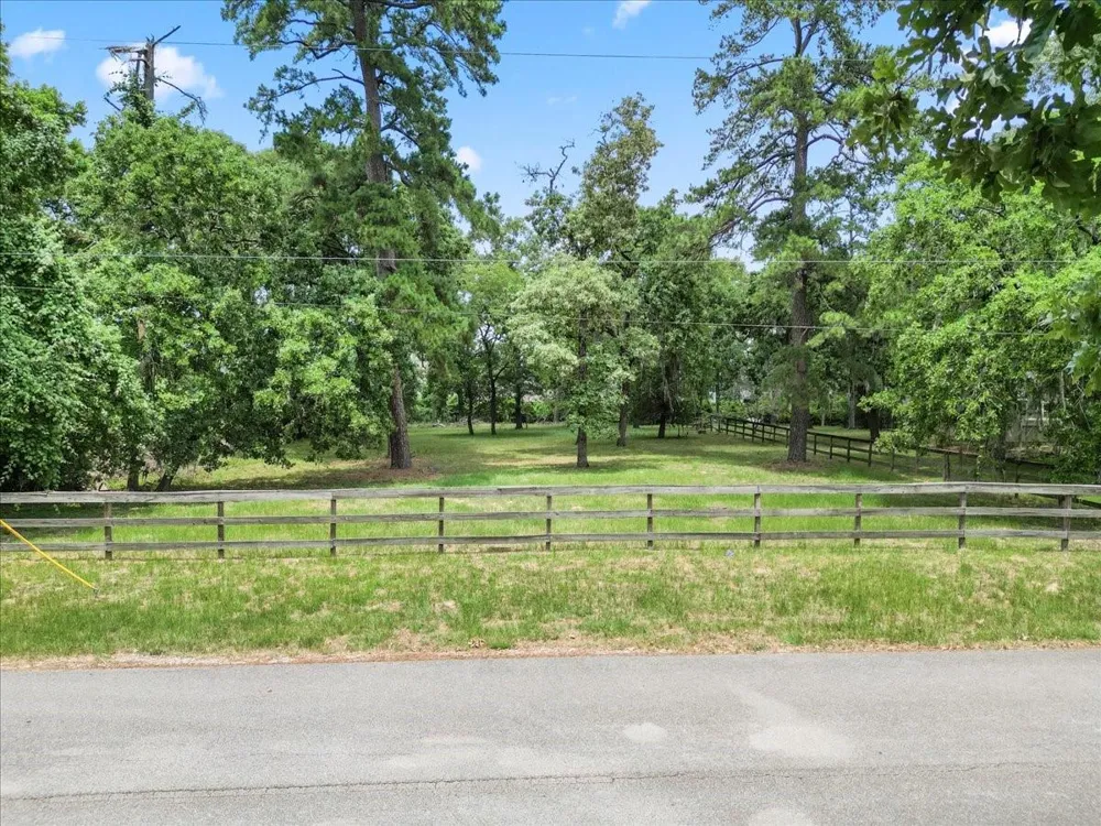 9502 Rolling Oaks Drive Tomball, TX 77375