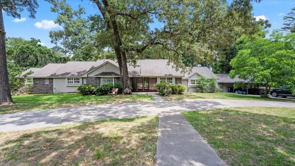 9502 Rolling Oaks Drive Tomball, TX 77375