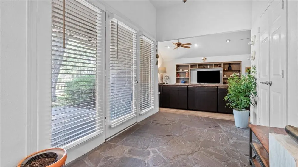 9502 Rolling Oaks Drive Tomball, TX 77375