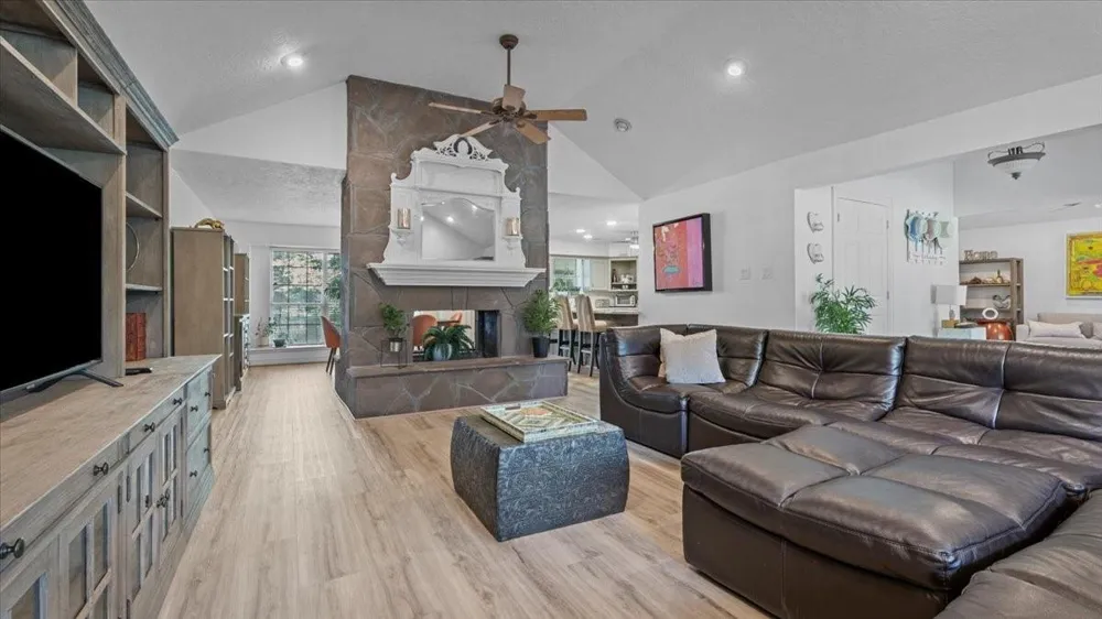 9502 Rolling Oaks Drive Tomball, TX 77375