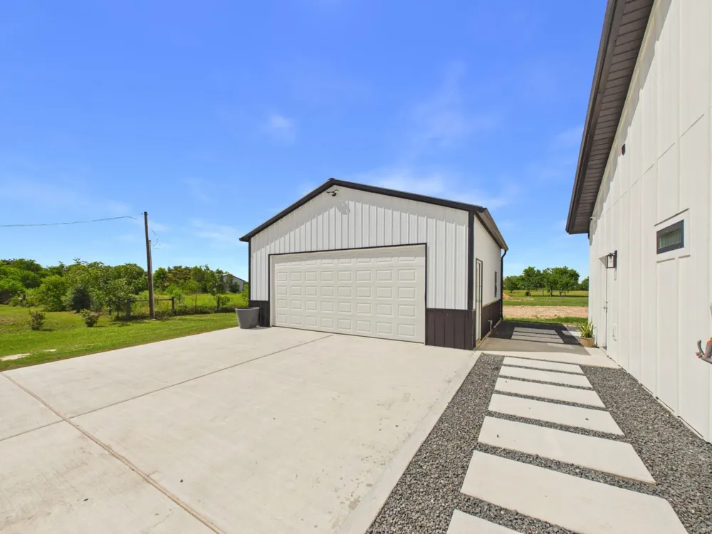 2015 Settlers Court Dr Sealy, TX 77474