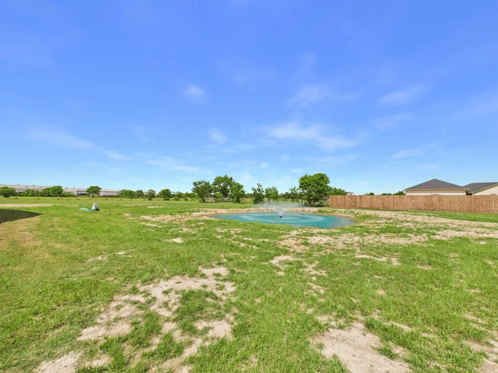2015 Settlers Court Dr Sealy, TX 77474