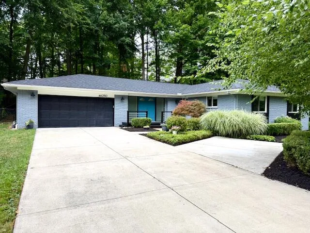 46250 Bloomcrest Drive Northville, MI 48167