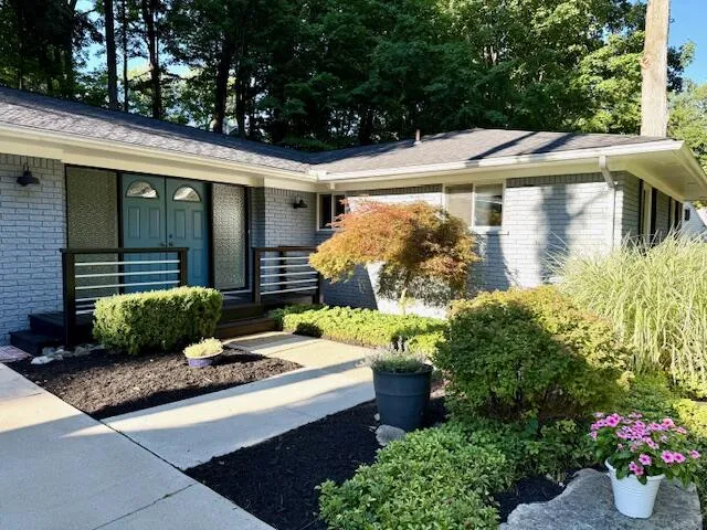 46250 Bloomcrest Drive Northville, MI 48167