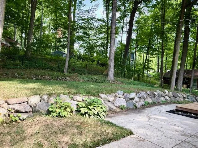 46250 Bloomcrest Drive Northville, MI 48167