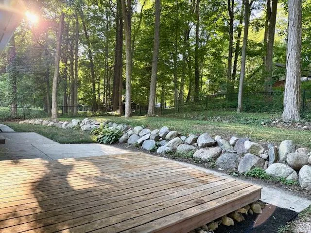 46250 Bloomcrest Drive Northville, MI 48167
