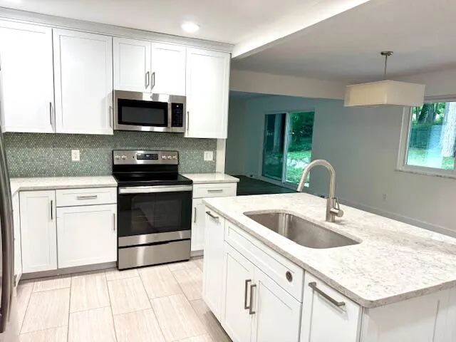 46250 Bloomcrest Drive Northville, MI 48167
