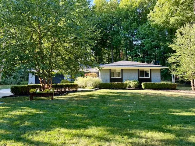 46250 Bloomcrest Drive Northville, MI 48167