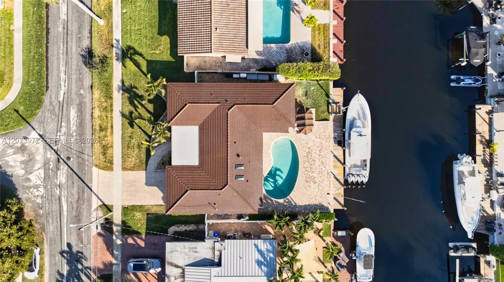 800 SE 3rd Ter Pompano Beach, FL 33060