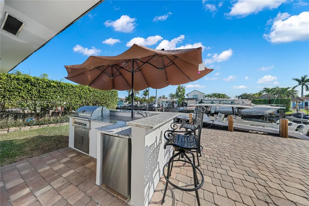 800 SE 3rd Ter Pompano Beach, FL 33060