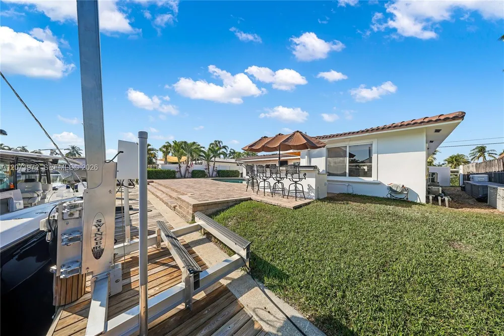 800 SE 3rd Ter Pompano Beach, FL 33060