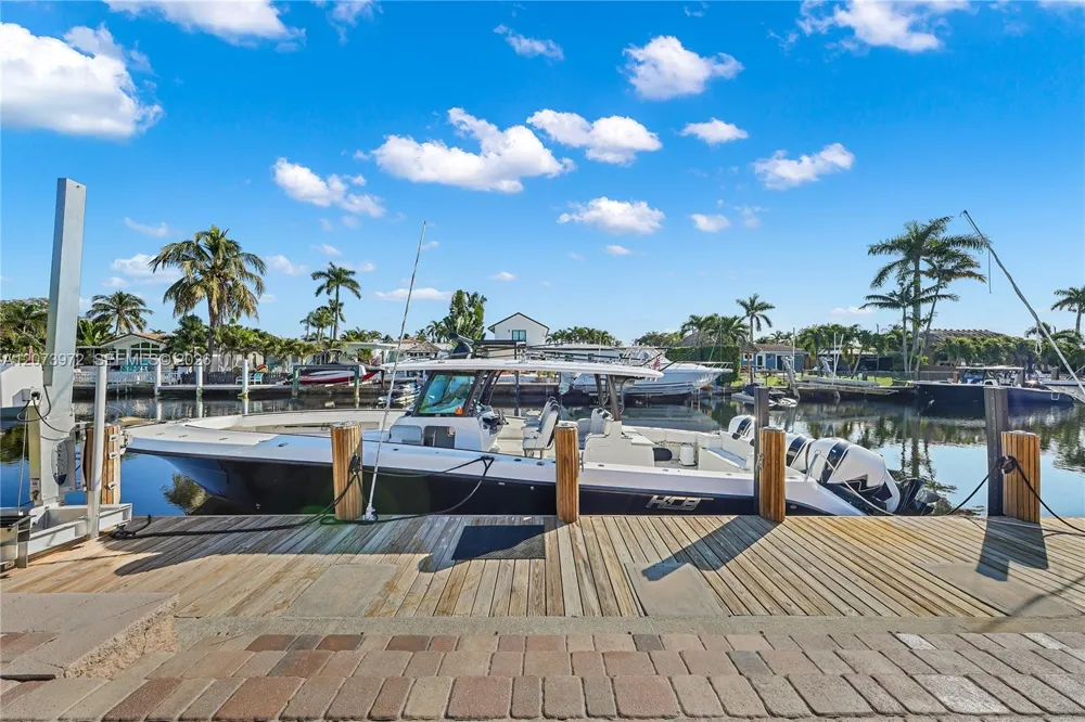 800 SE 3rd Ter Pompano Beach, FL 33060