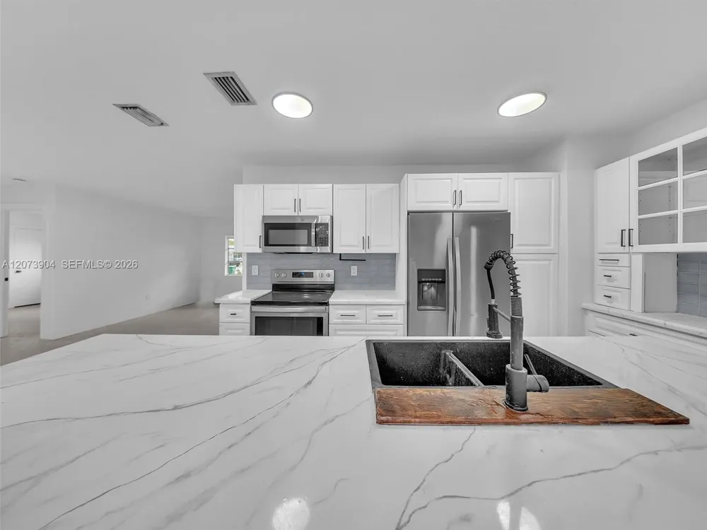 5450 SW 55th Ave Davie, FL 33314