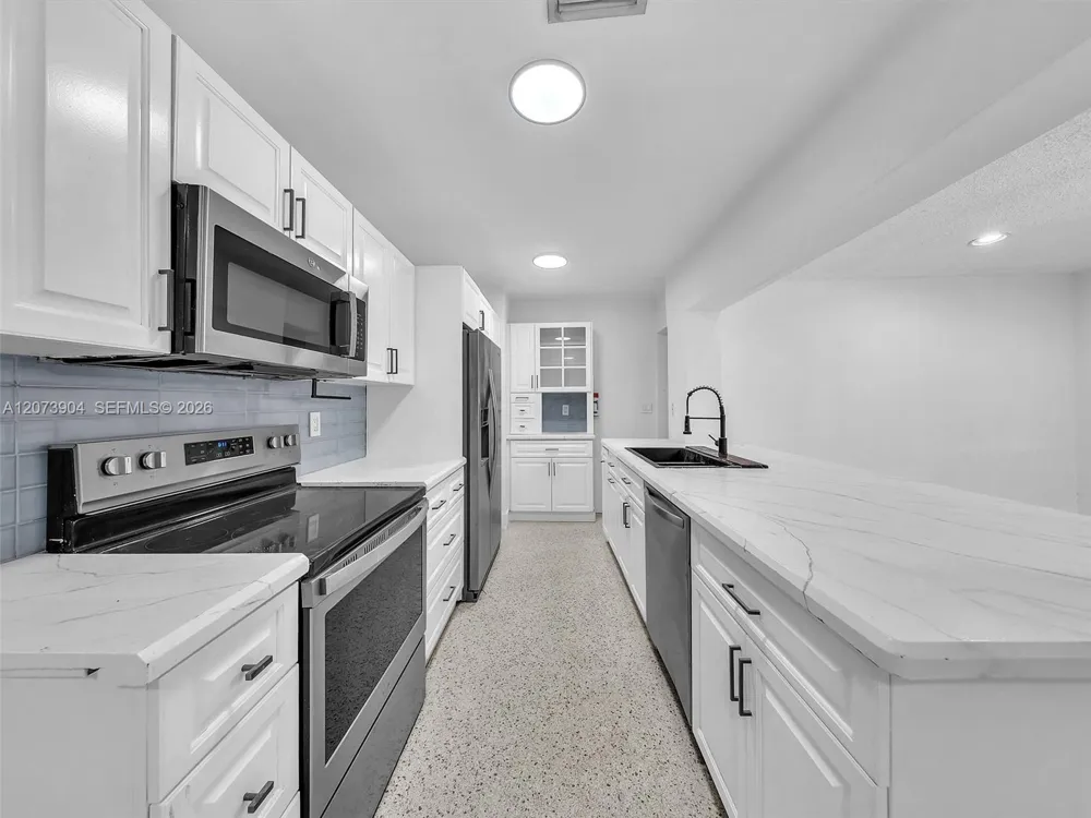 5450 SW 55th Ave Davie, FL 33314