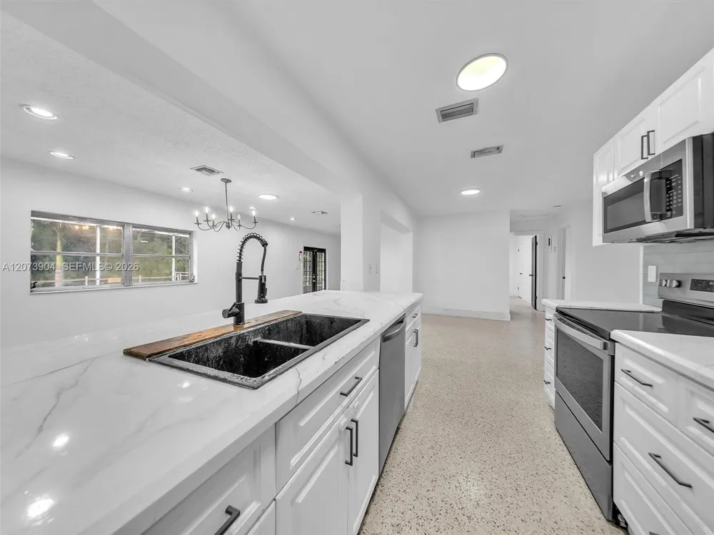 5450 SW 55th Ave Davie, FL 33314