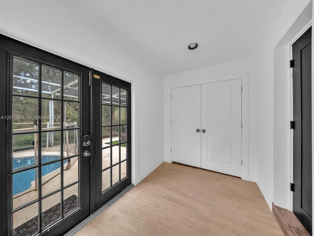 5450 SW 55th Ave Davie, FL 33314