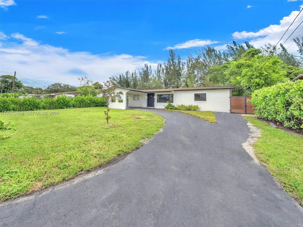 5450 SW 55th Ave Davie, FL 33314