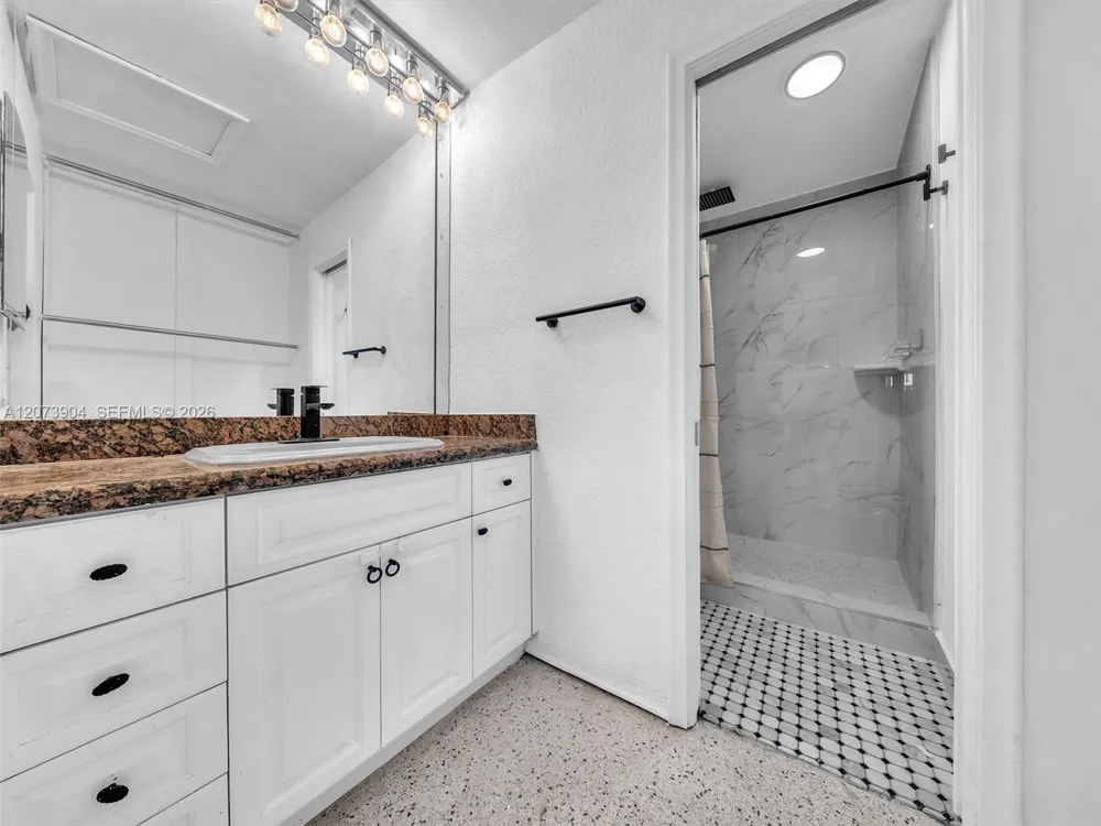 5450 SW 55th Ave Davie, FL 33314