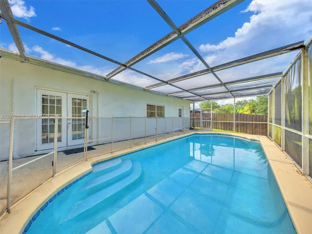 5450 SW 55th Ave Davie, FL 33314