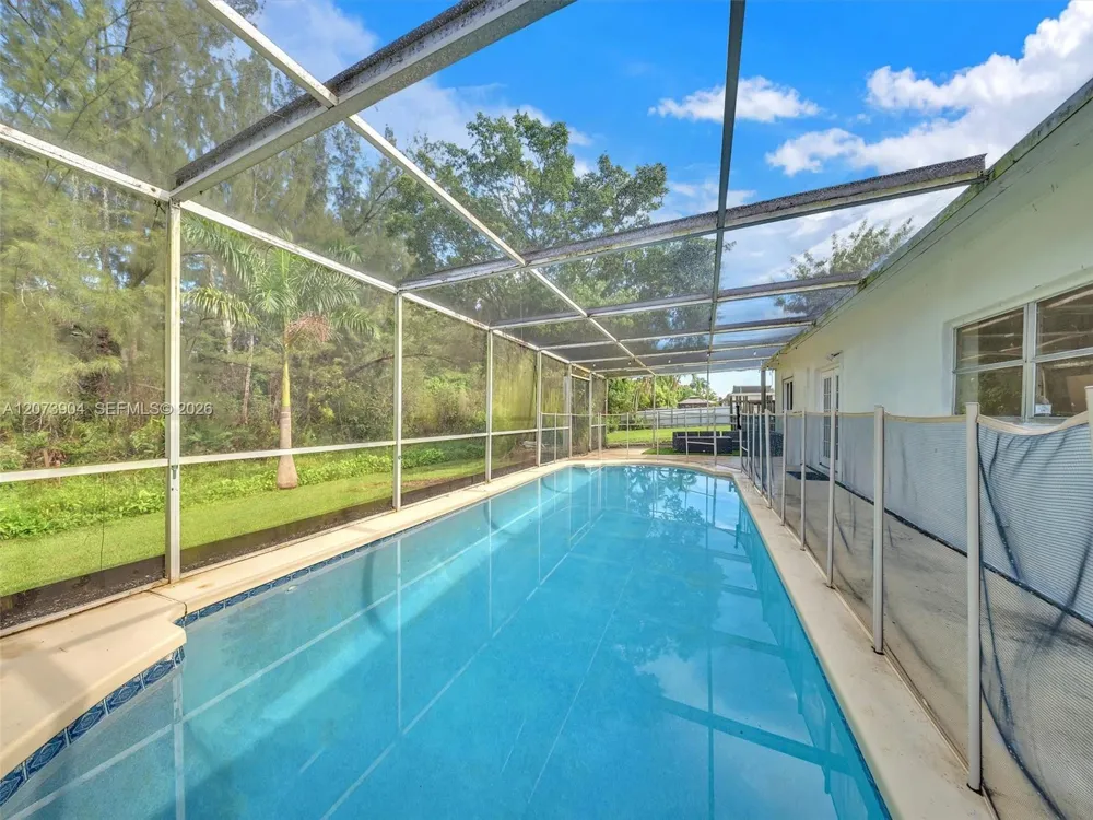 5450 SW 55th Ave Davie, FL 33314
