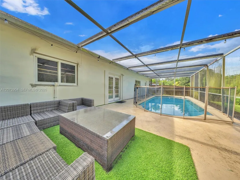 5450 SW 55th Ave Davie, FL 33314