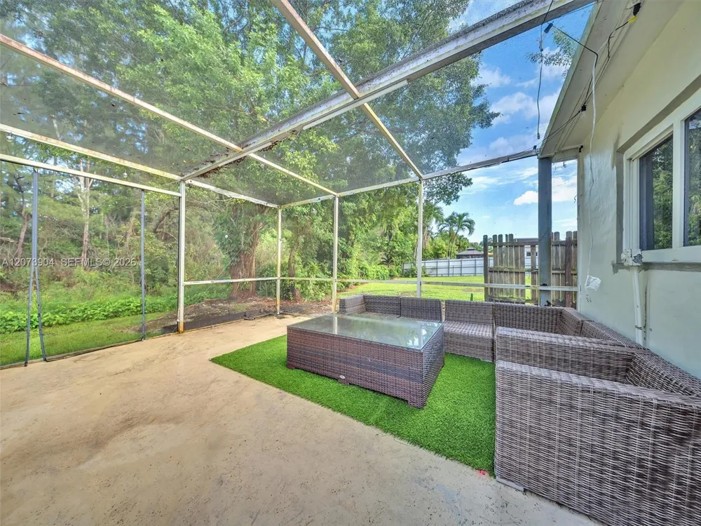 5450 SW 55th Ave Davie, FL 33314