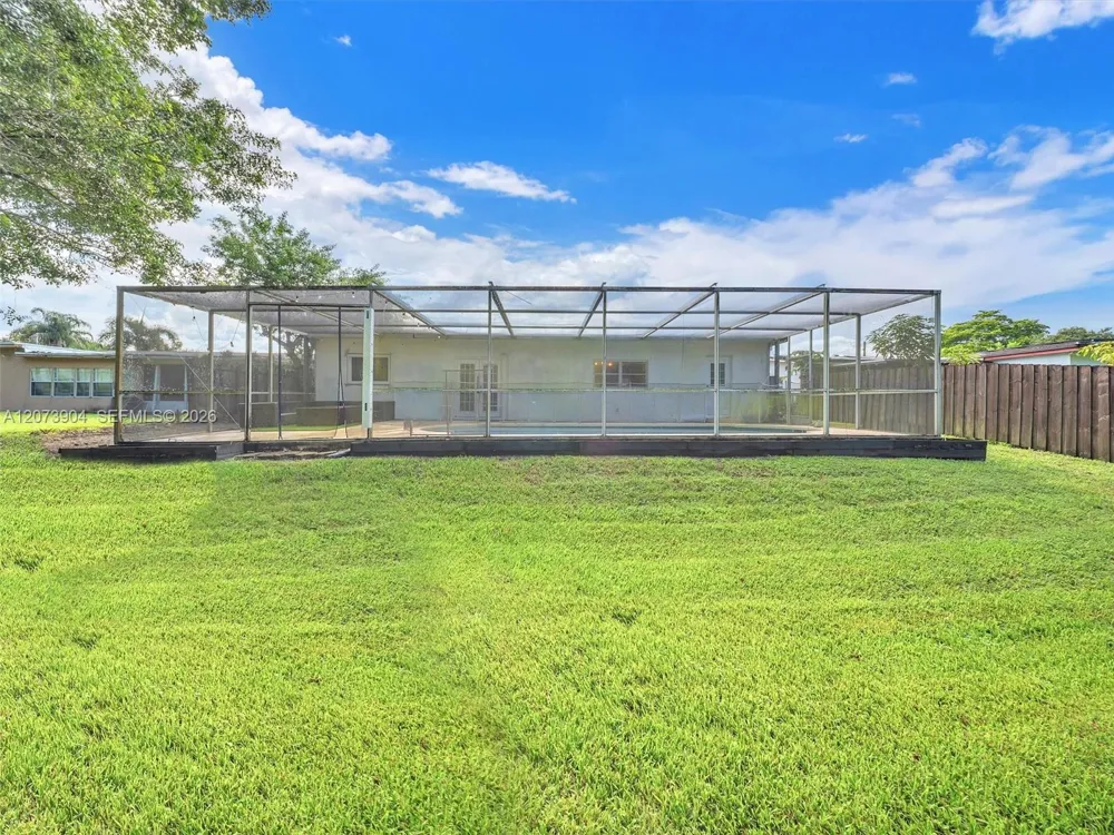 5450 SW 55th Ave Davie, FL 33314