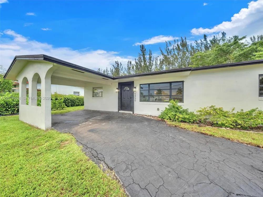 5450 SW 55th Ave Davie, FL 33314