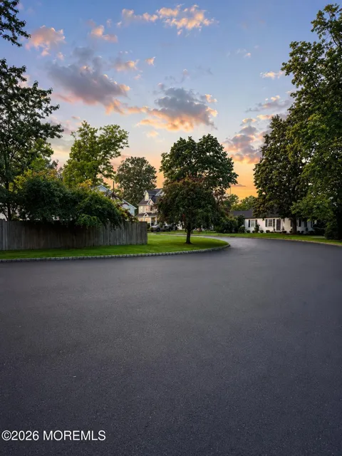 8 Ziegler Place