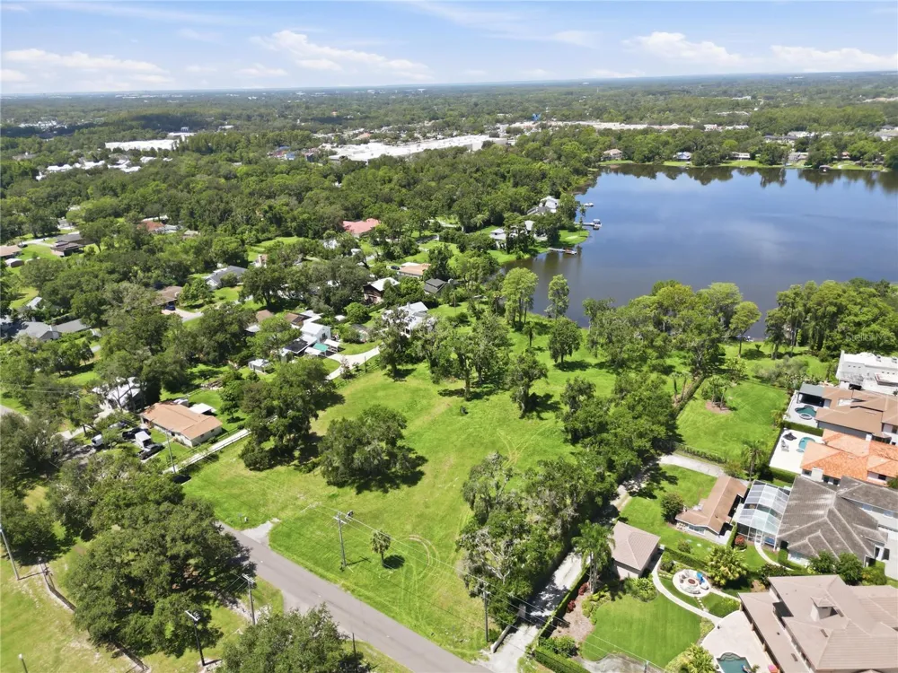 13416 LINCOLN AVENUE Tampa, FL 33618