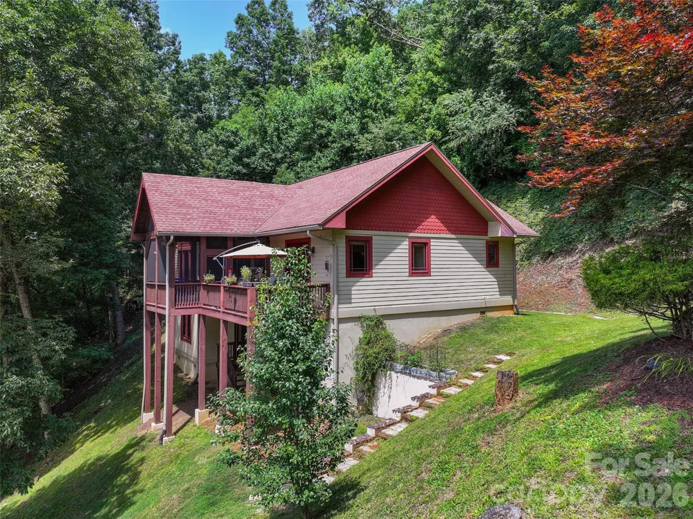 270 Par 3 Road Whittier, NC 28789