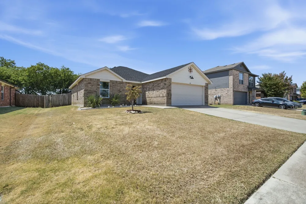 300 Deer Run Drive Sanger, TX 76266