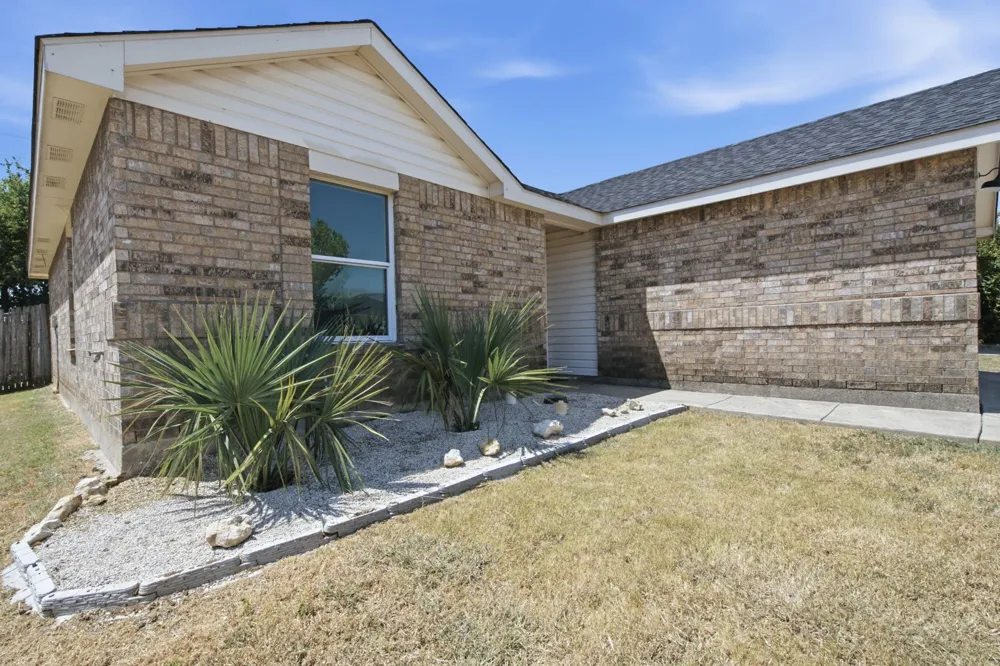 300 Deer Run Drive Sanger, TX 76266