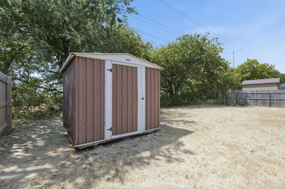 300 Deer Run Drive Sanger, TX 76266