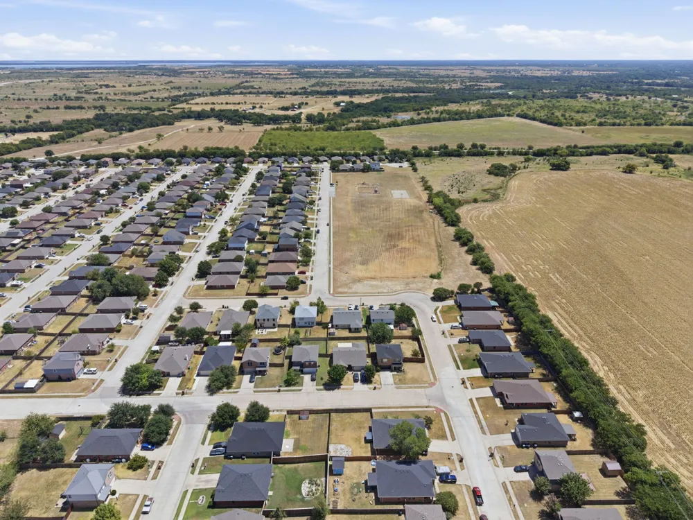 300 Deer Run Drive Sanger, TX 76266