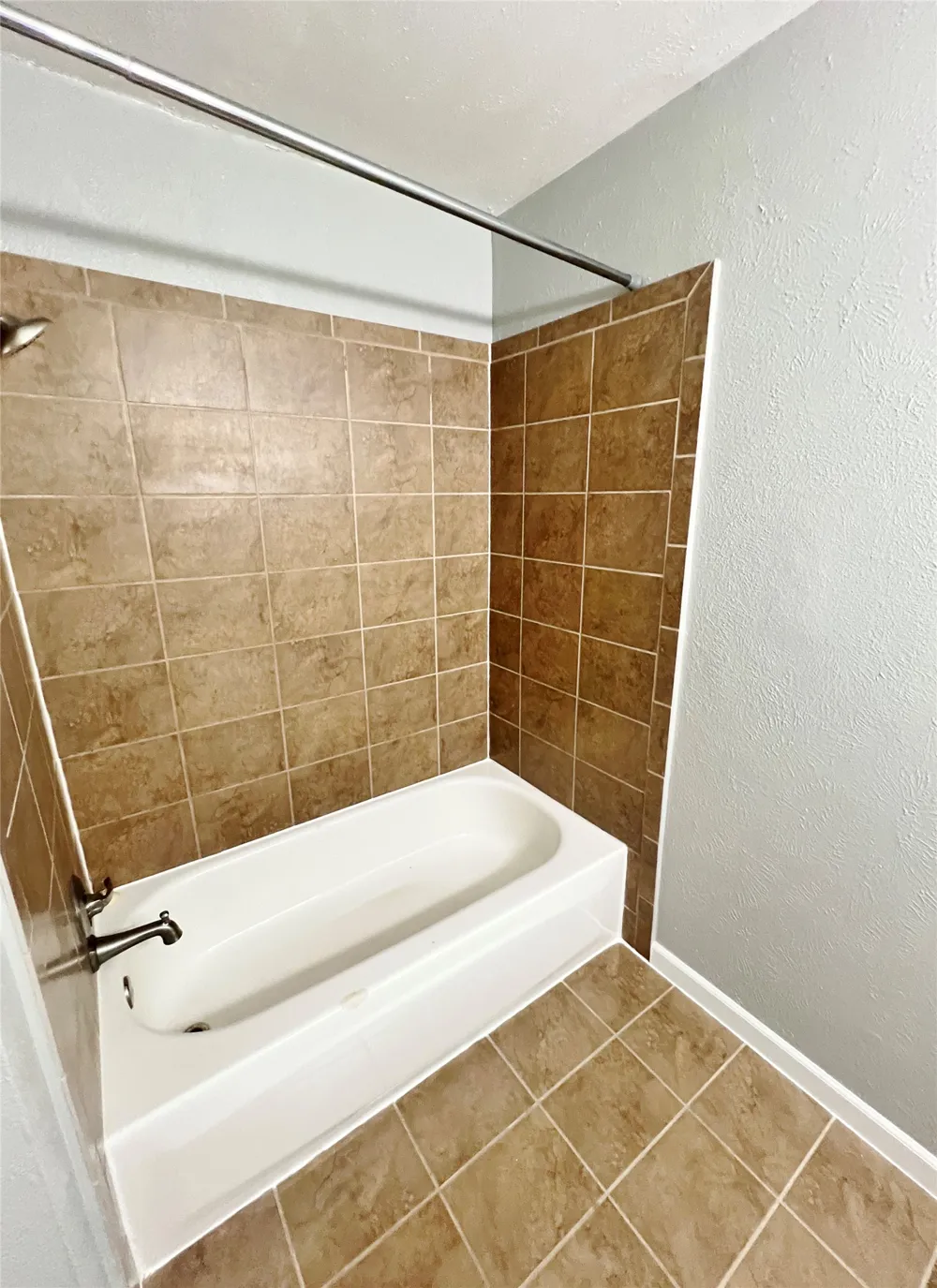 3100 Chestnut Road Carrollton, TX 75007