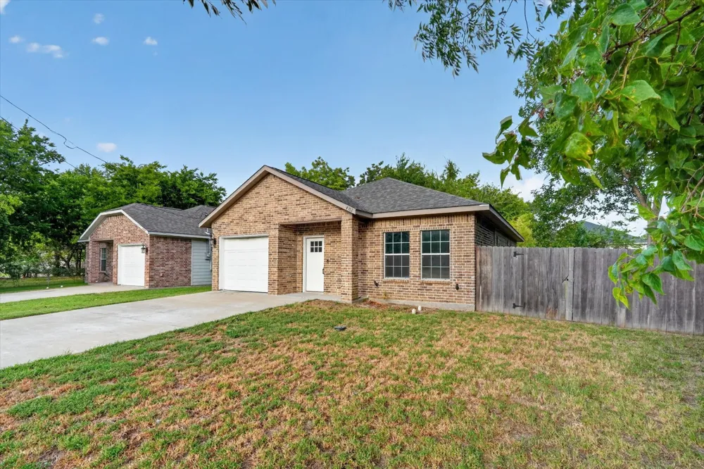 4102 Gordon Street Greenville, TX 75401