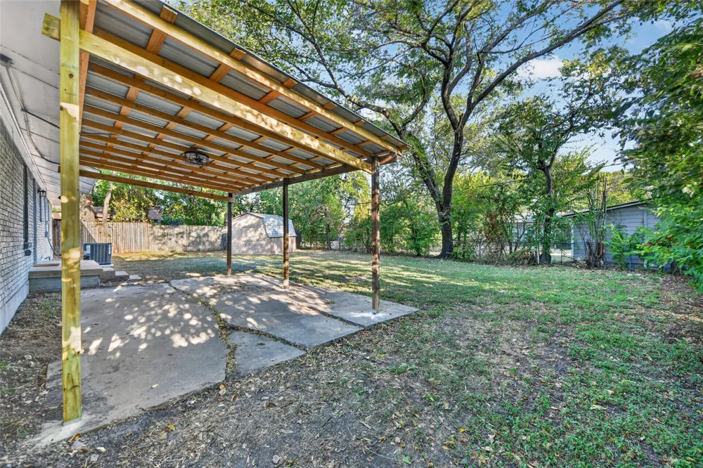 5016 Sabelle Lane Haltom City, TX 76117