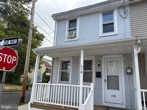 319 BORDEN STREET