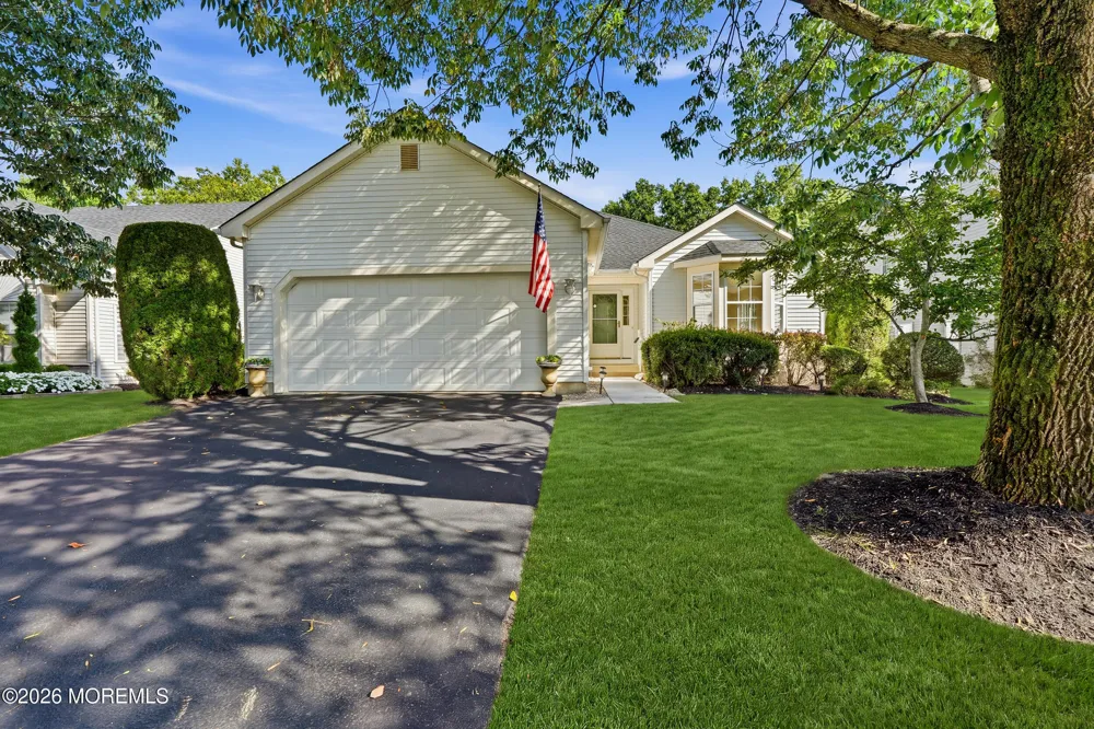 9 Sandhurst Road Lakewood, NJ 08701