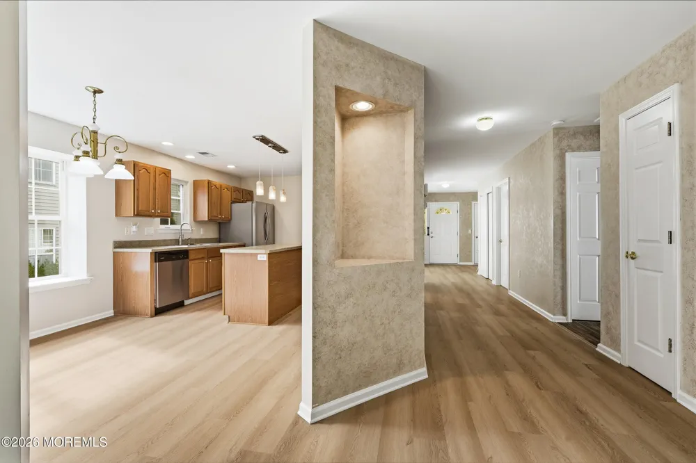 9 Sandhurst Road Lakewood, NJ 08701
