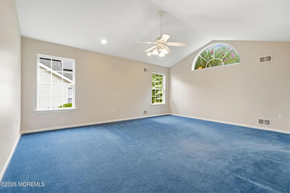 9 Sandhurst Road Lakewood, NJ 08701