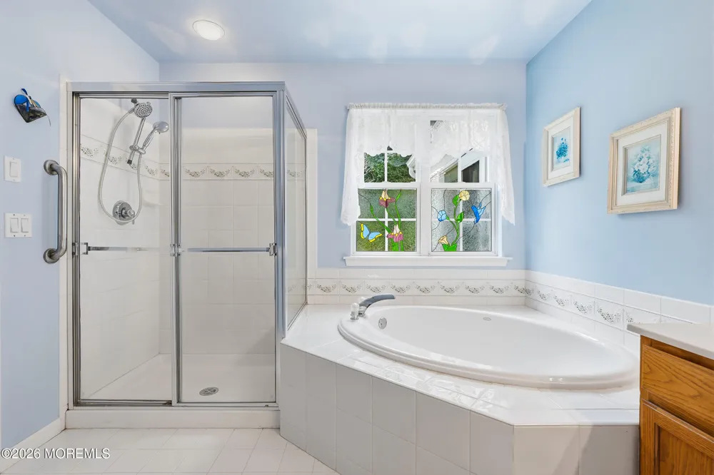 9 Sandhurst Road Lakewood, NJ 08701