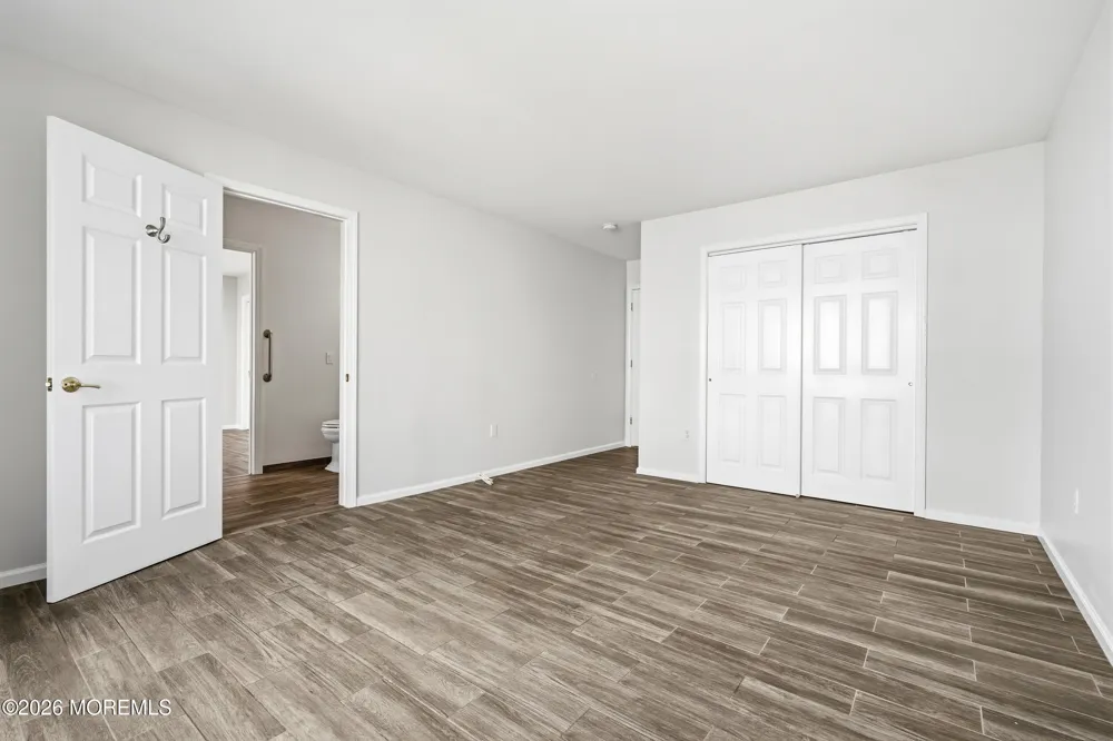 9 Sandhurst Road Lakewood, NJ 08701