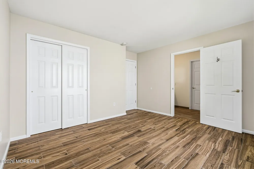 9 Sandhurst Road Lakewood, NJ 08701